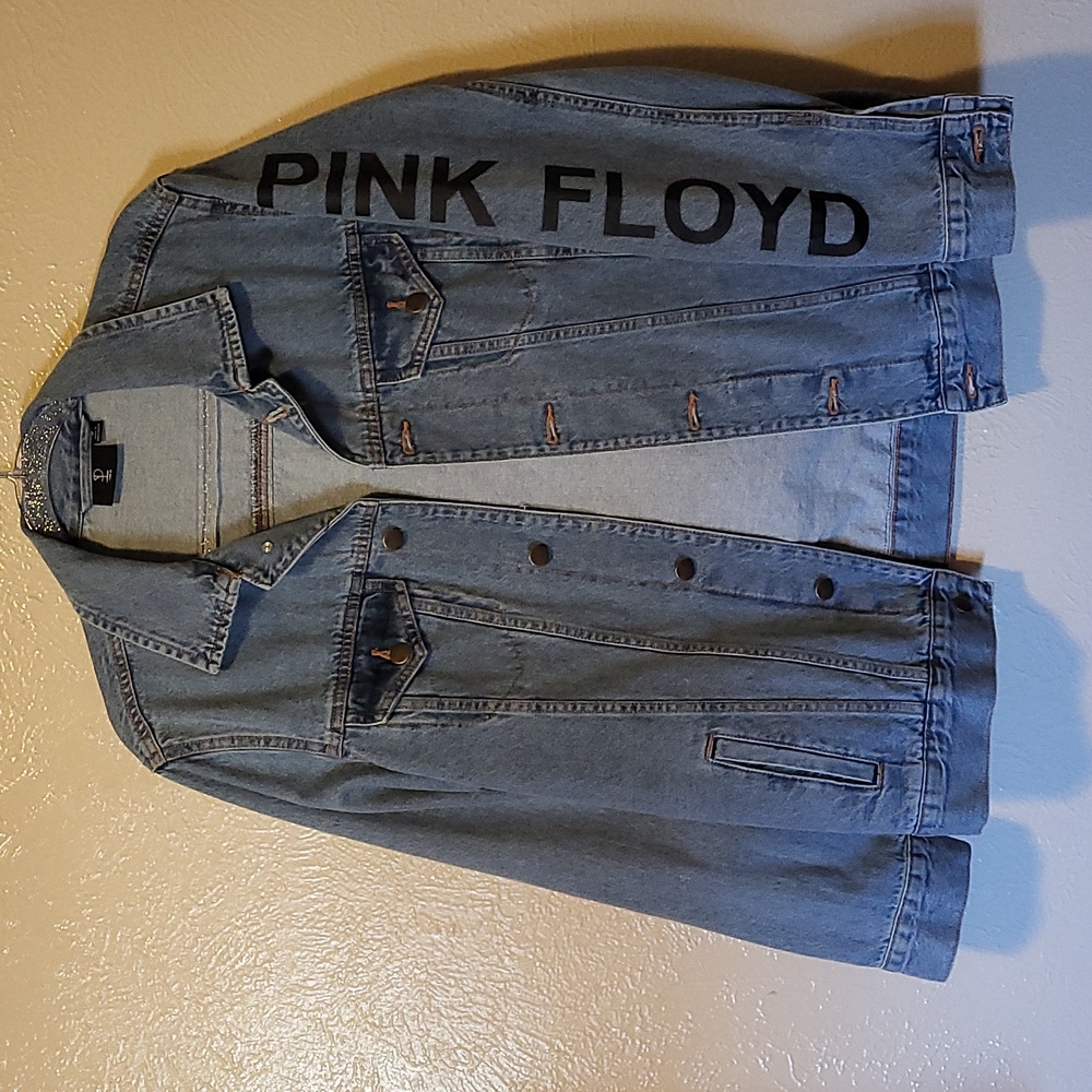Perfect condition light denim Pink Floyd Dark side of the moon
